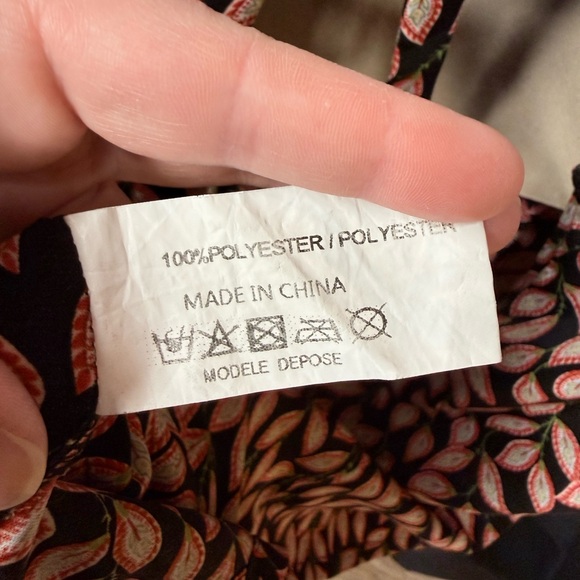 Beautiful Leaf Patterned Dress with Puff Sleeves - Picture 9 of 12